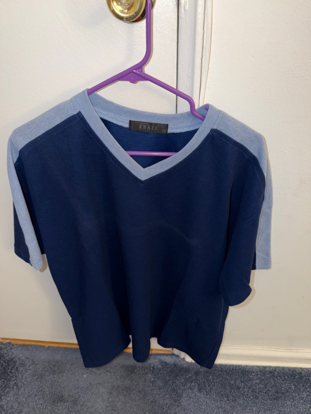 Shazi Navy V-Neck Short Sleeve Sweater with Light Blue Trim